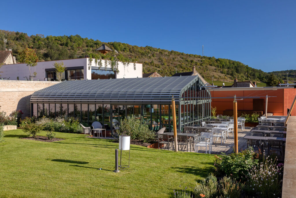 Ristorante Chateau de St. Aubin outdoor parquet decking frassinofresno termotratado - aceite natural