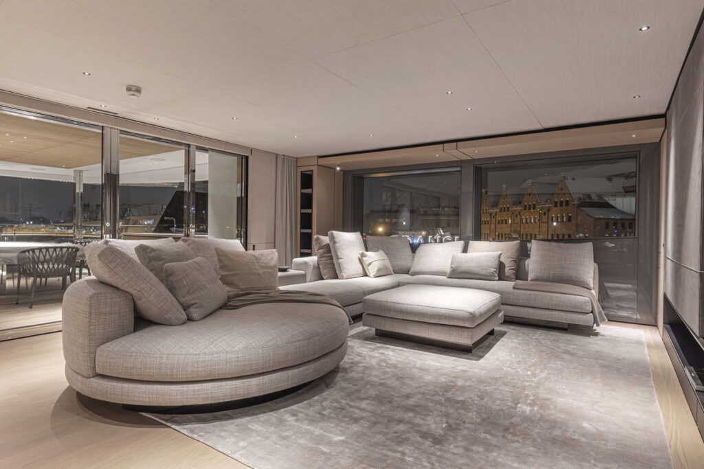 yacht parquer rovere 